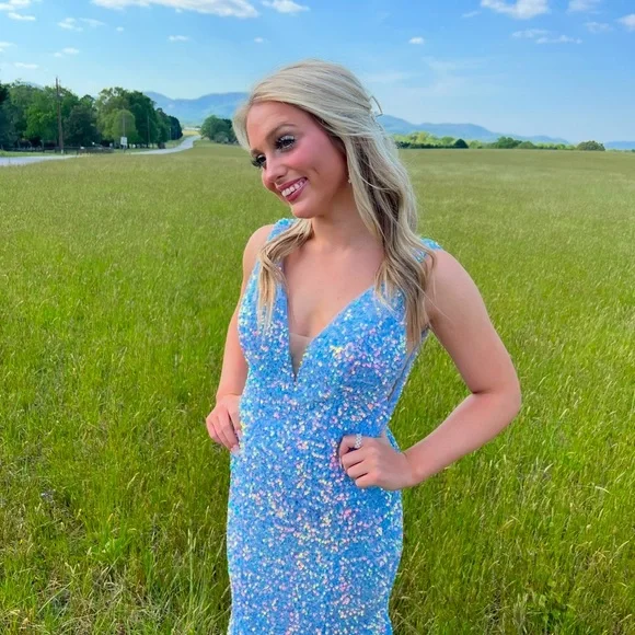 Sherri Hill Elegant Blue Sequin Dress